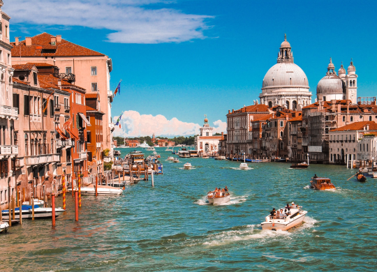 Immigrate to Italy in 2024: advantages and disadvantages of moving, how to get a permit and useful tips for expats