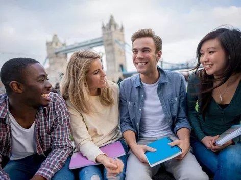 Como escolher o país certo para estudar no estrangeiro: guia para escolher