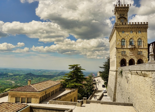 Perspectivas de emprego e processamento de vistos de trabalho em San Marino