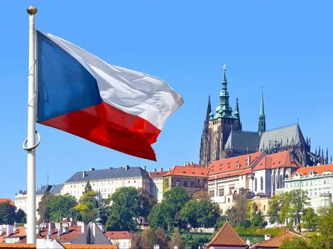 Work permits for employees in the Czech Republic: complete guide for foreigners