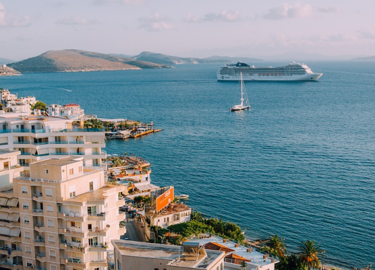 Travailler en Albanie pour les expatriés : perspectives, conditions et liste des documents