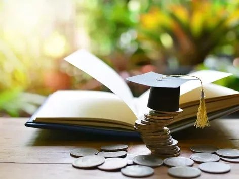 10 bolsas de estudo totalmente financiadas para estudantes internacionais