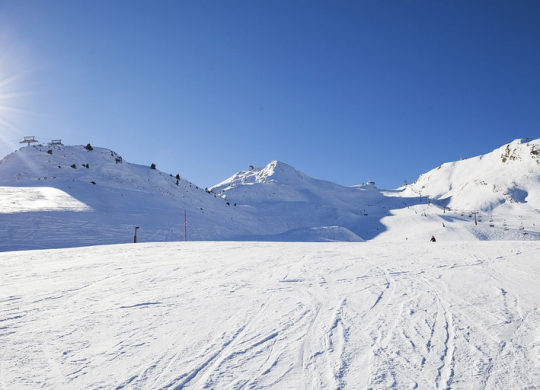 Wie man einen Job in Andorra bekommt: Arbeitserlaubnis, Liste der Dokumente