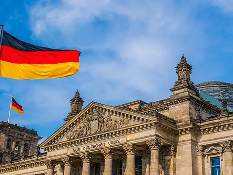 Health insurance for foreign workers in Germany: how to apply and what risks it covers