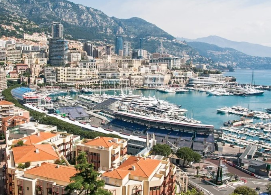 Vorteile eines Studiums in Monaco: Wie man eine Ausbildung erhält, Studiengebühren und Studentenvisum